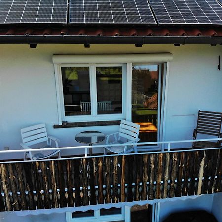 Sonnige 3 Zimmer Wohnung Mit Schoenem Balkon Im Gruenen ريوتلنجن المظهر الخارجي الصورة