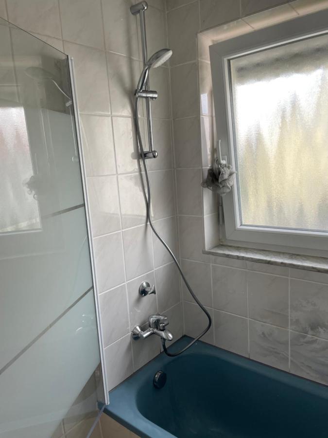 Sonnige 3 Zimmer Wohnung Mit Schoenem Balkon Im Gruenen ريوتلنجن المظهر الخارجي الصورة