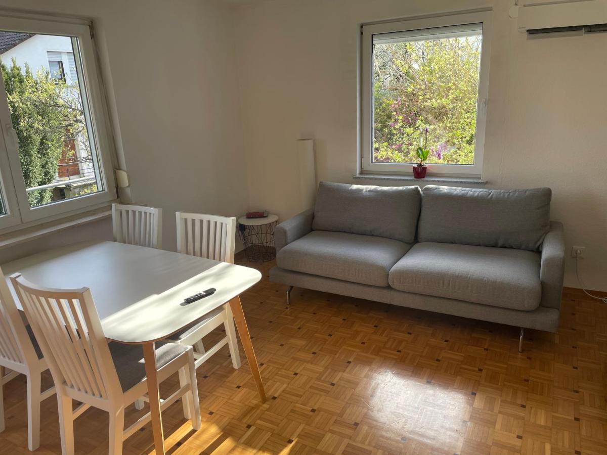 Sonnige 3 Zimmer Wohnung Mit Schoenem Balkon Im Gruenen ريوتلنجن المظهر الخارجي الصورة