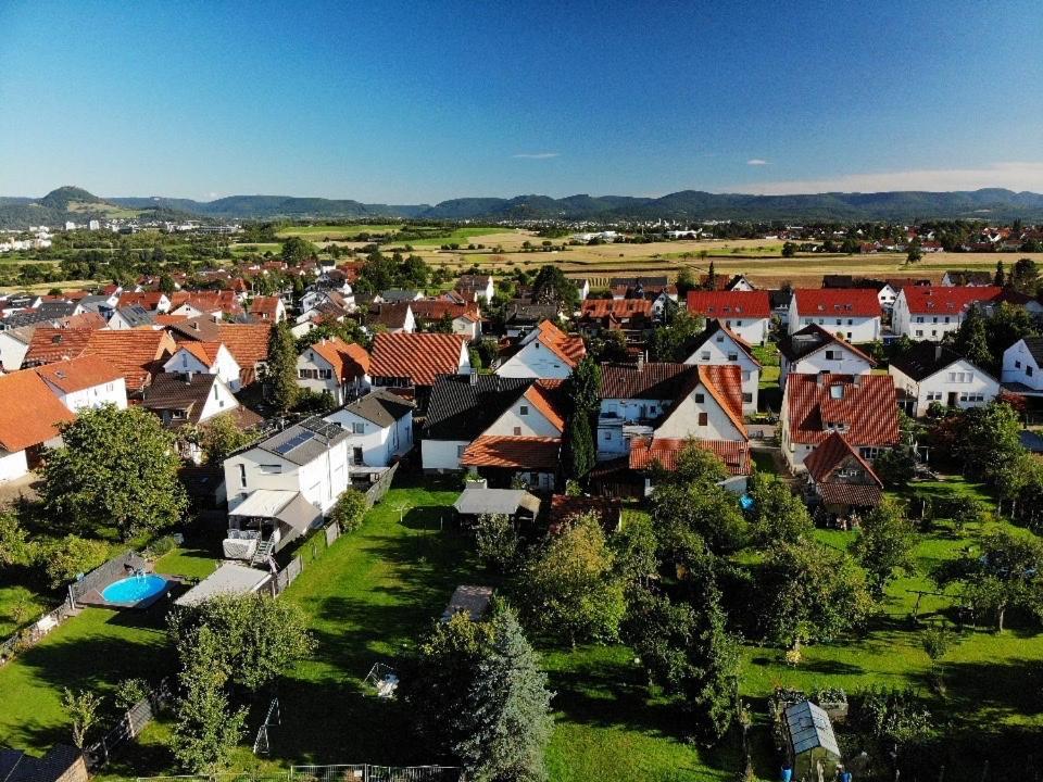 Sonnige 3 Zimmer Wohnung Mit Schoenem Balkon Im Gruenen ريوتلنجن المظهر الخارجي الصورة